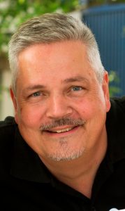 Profilbild Christopher 179x300